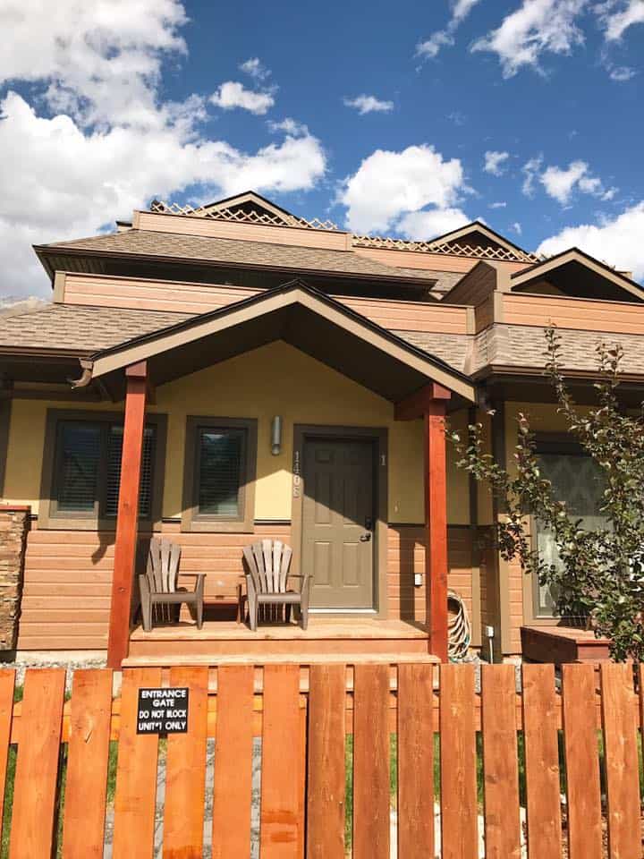 Front of house available for RVers to rent near Banff National Park