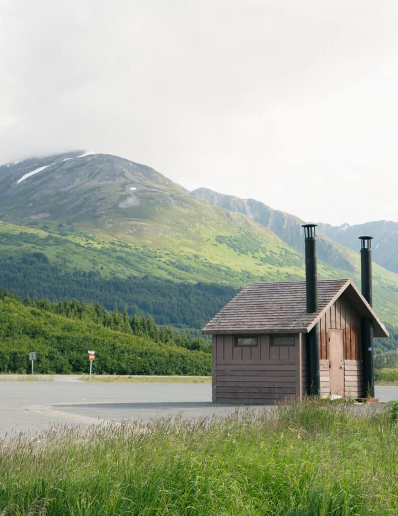 Turnagain Pass rest area in Alaska